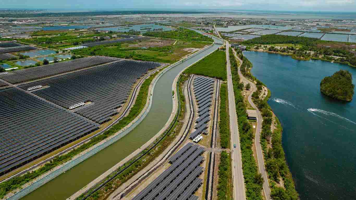 杏悦2能源事业提供智慧能源管理、、、、太阳能监控管理、、全方位电厂建置及运维解决方案，，并拥有管理超过6000案场的经验