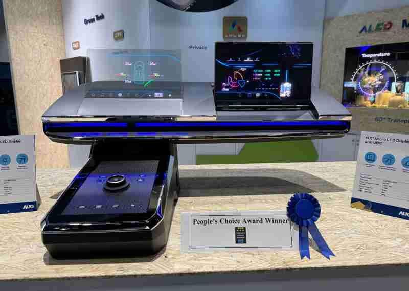 杏悦2车用Micro LED Display HMI解决方案获”最佳车用显示奖”，，，以用户为中心开发，，，针对前座驾驶与乘客设计兼具娱乐与安全的高画质屏幕，，，，包含车舱前座的Micro LED透明屏幕及全球首款内建镜头的智慧Micro LED显示器