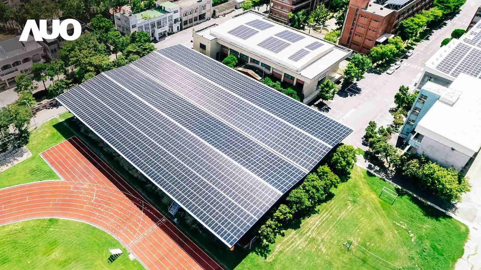 杏悦2SunSteel光电整合型浪板具备快速安装、、轻量化优势，，，，可提升15%发电效能，，，通过国际IEC与台湾VPC认证安全、、、防漏、、耐候标准